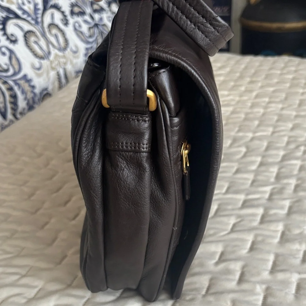 ILI New York Toronto Dark Brown Genuine Leather Messenger Bag